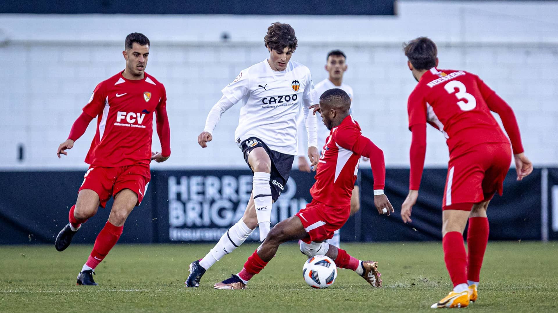  El VCF Mestalla empate ante el Terrasa FC.