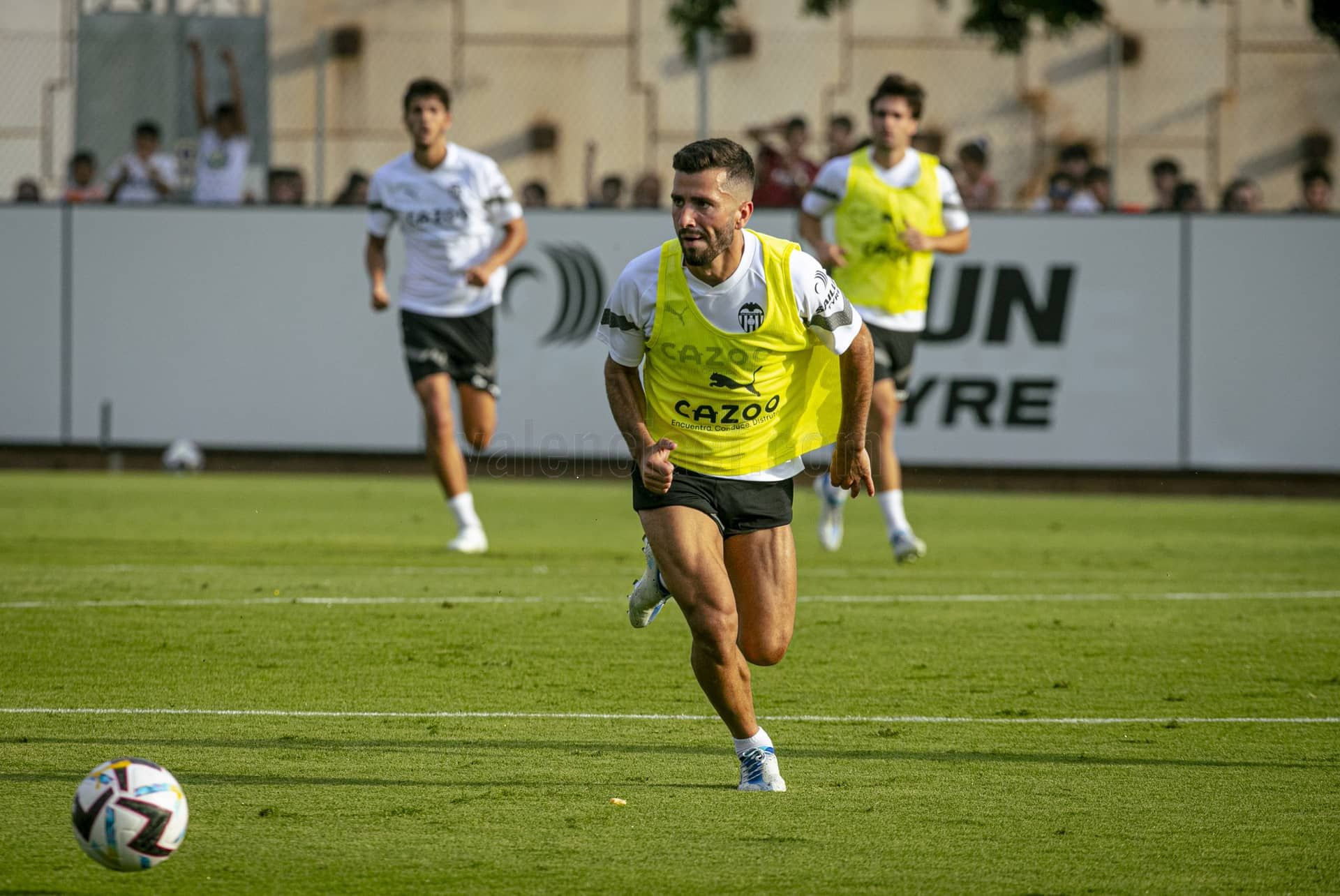  Gayà en el entrenamiento del Valencia CF (FOTO: Valencia CF)