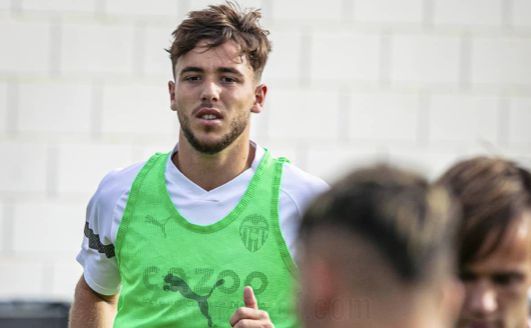Nico González, junto a Samu Castillejo, nombres propios en el Valencia..