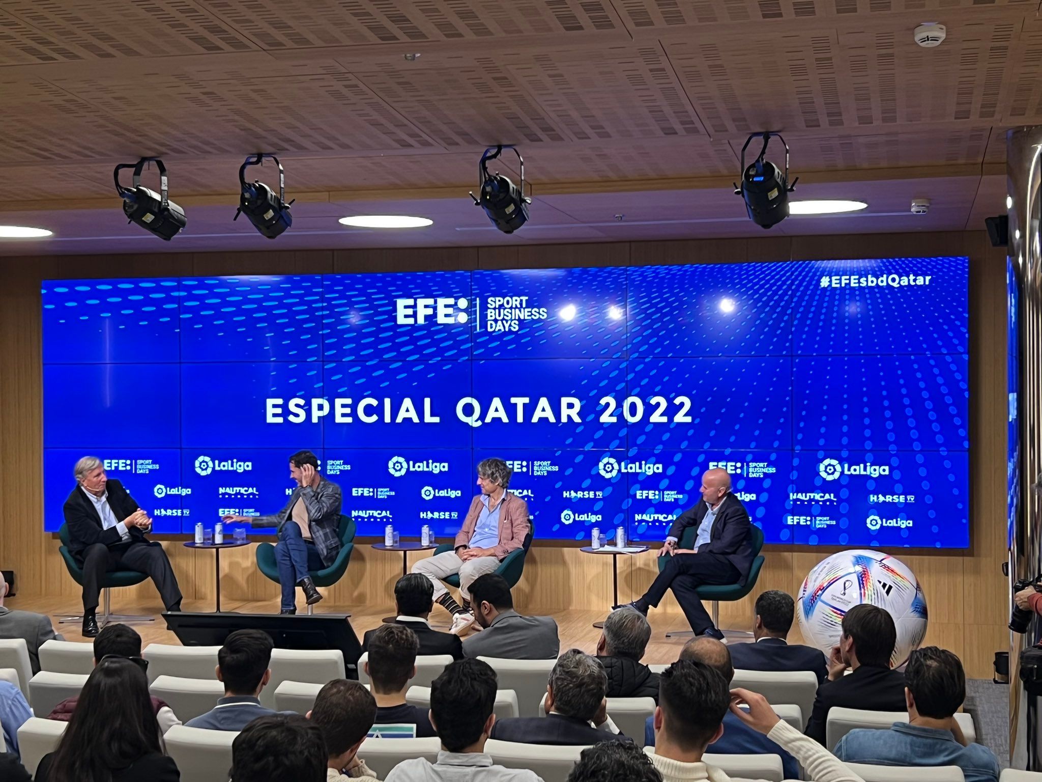  Fenwick dice que pueden empezar el Nou Mestalla ya.