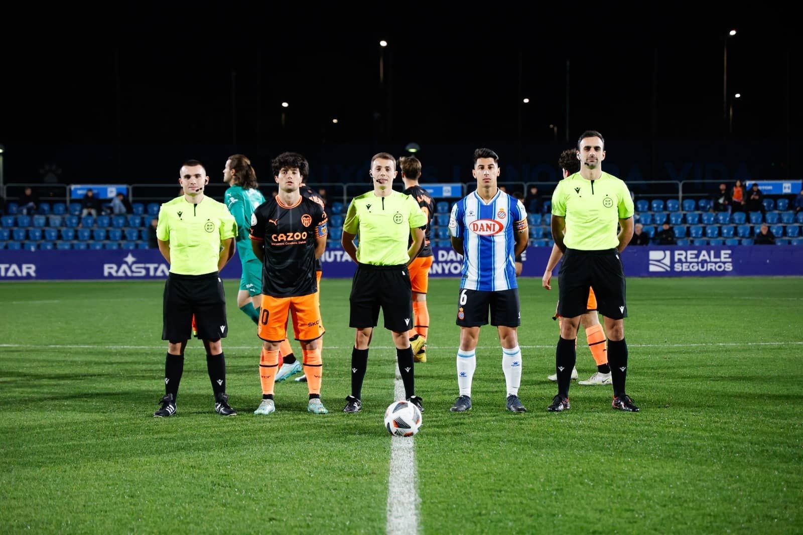  Festín del VCF Mestalla en casa del líder