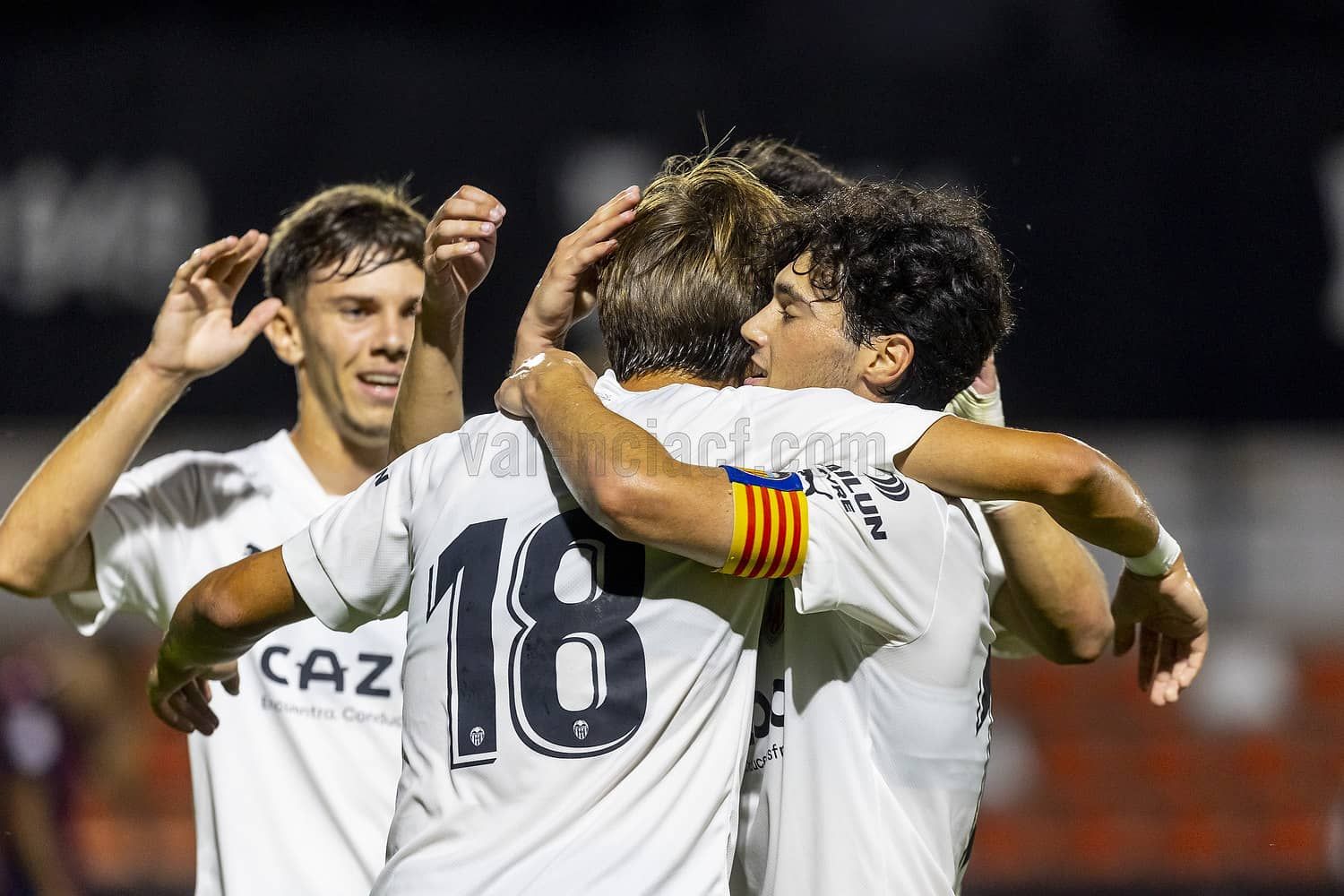  Festival de goles en la victoria del VCF Mestalla.