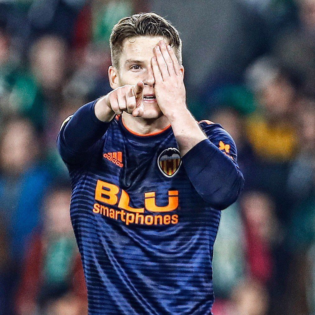  Gameiro celebra un gol.