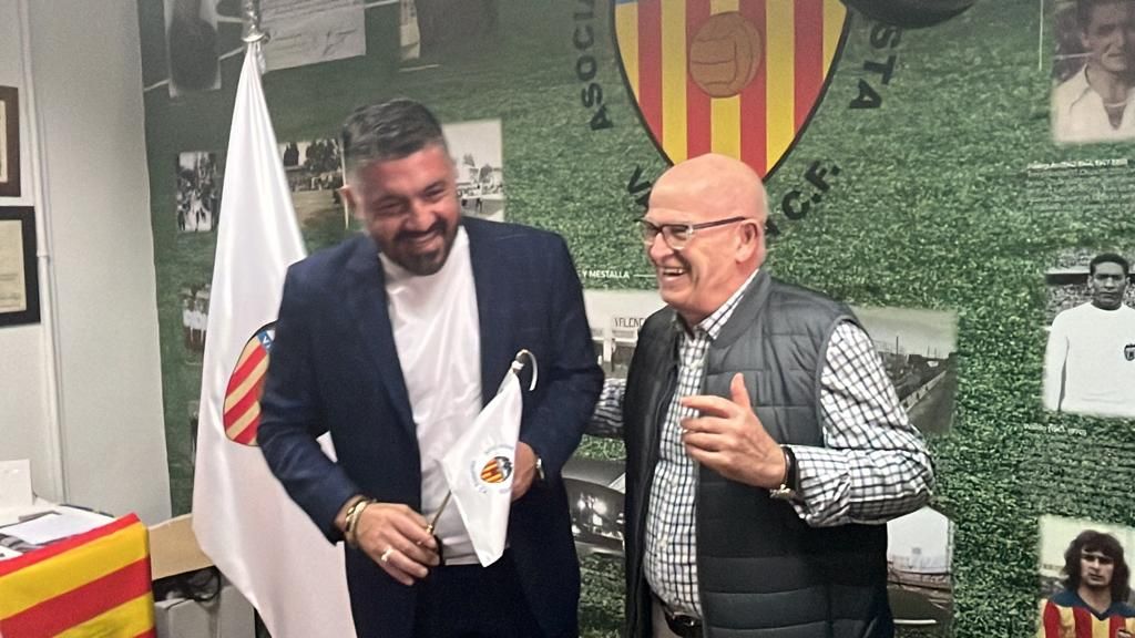  Gattuso en los pequeños accionistas