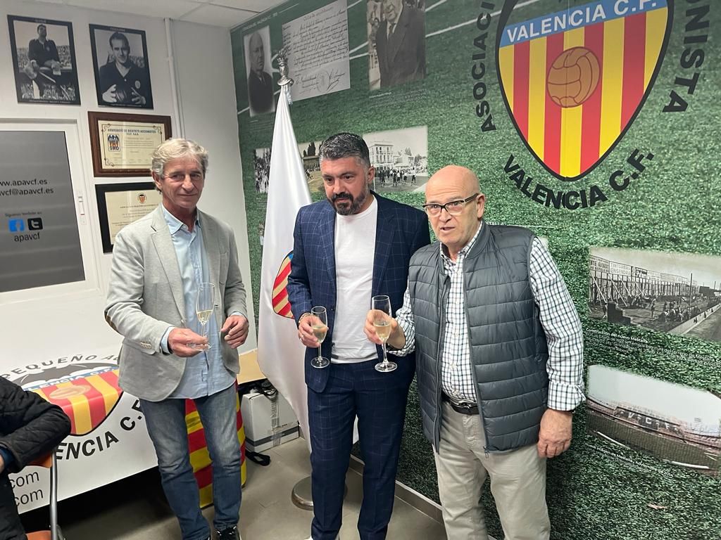  Gattuso en los pequeños accionistas