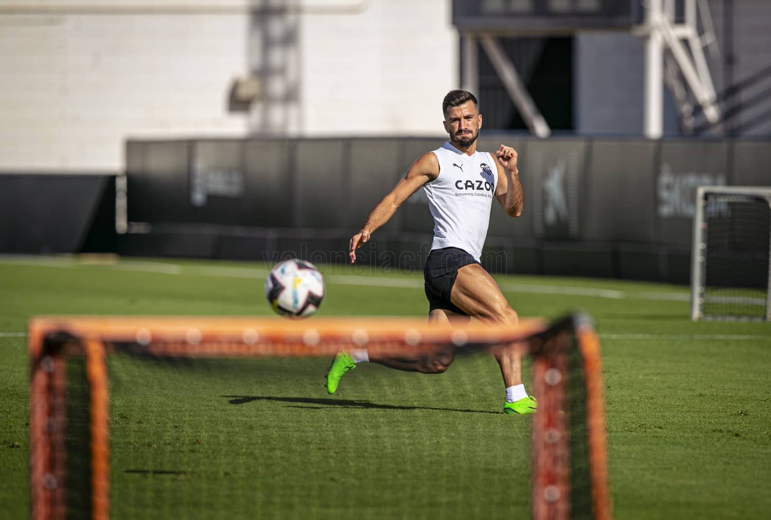 Gayà ya ha superado la sanción y apunta al once titular.