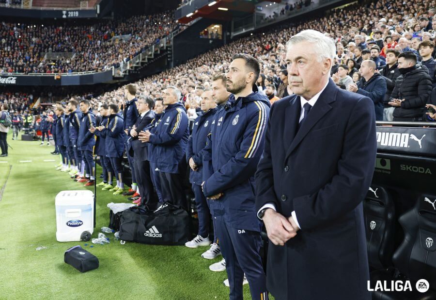 Homenaje por el incendio de Campanar en Mestalla.