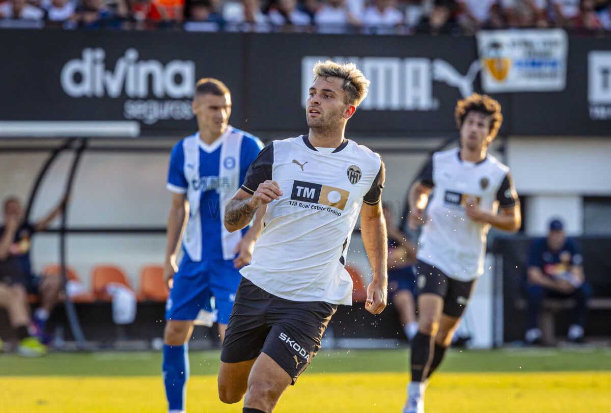  Hugo Duro ante el Alavés