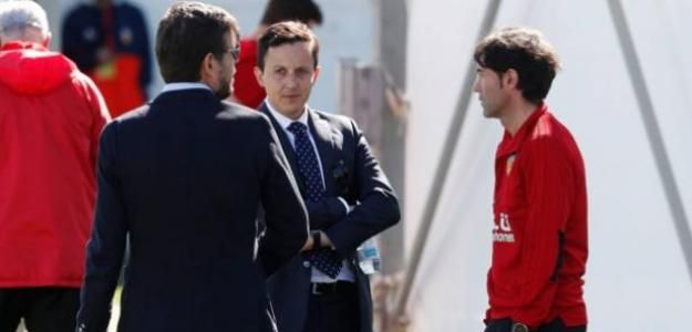  Pablo Longoria, Marcelino y Alemany durante una reunión.