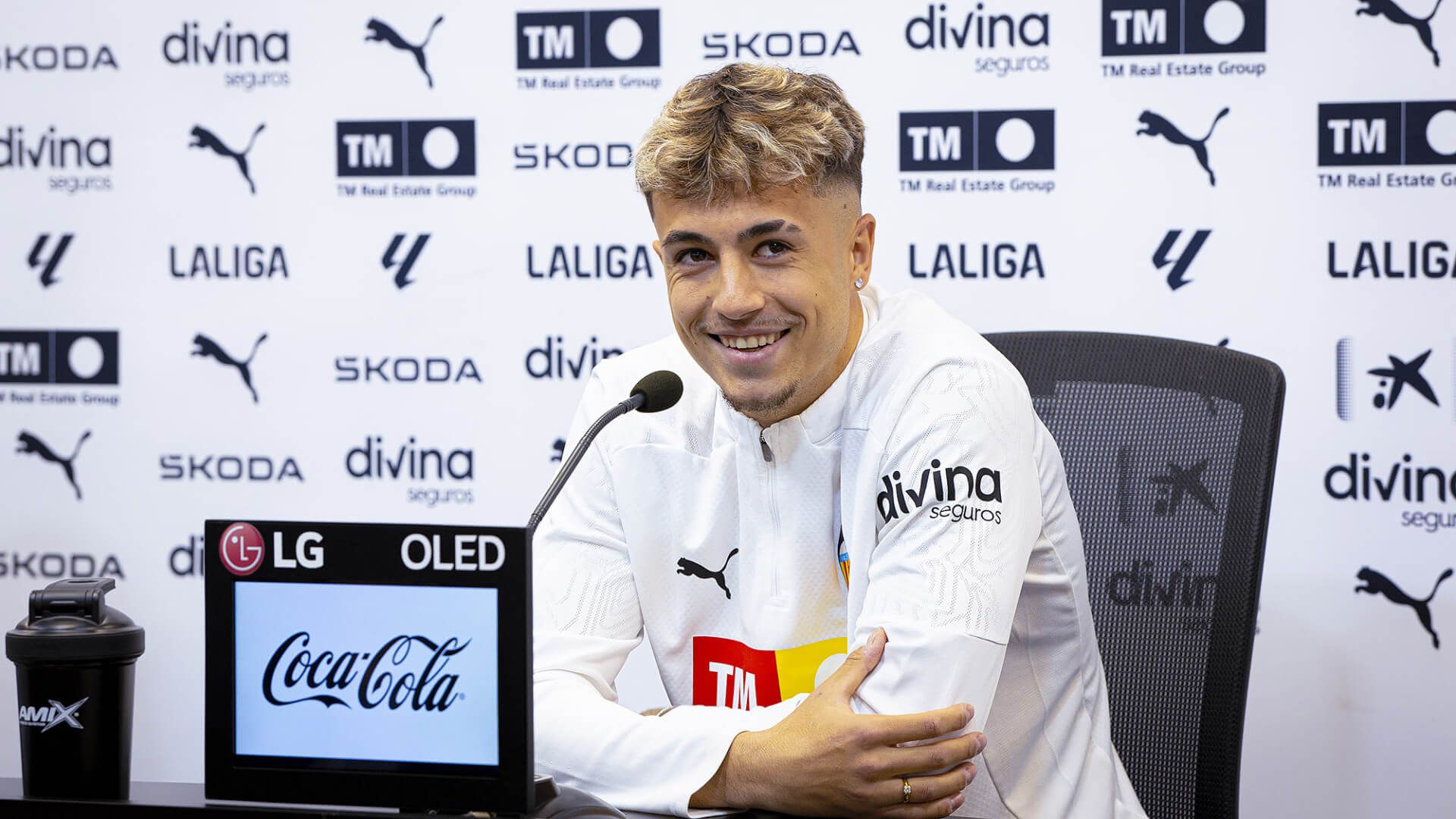  Iván Jaime habla en rueda de prensa.