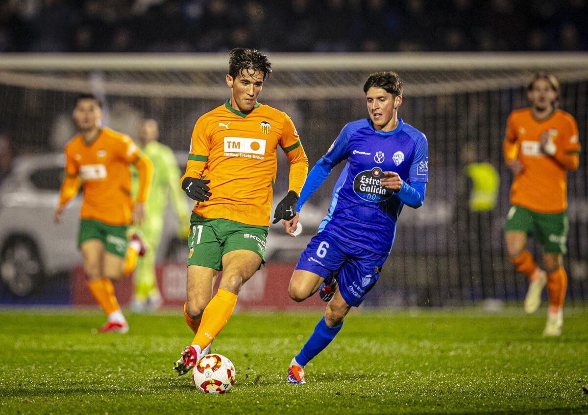  Jesús Vázquez, ante el Ourense CF.