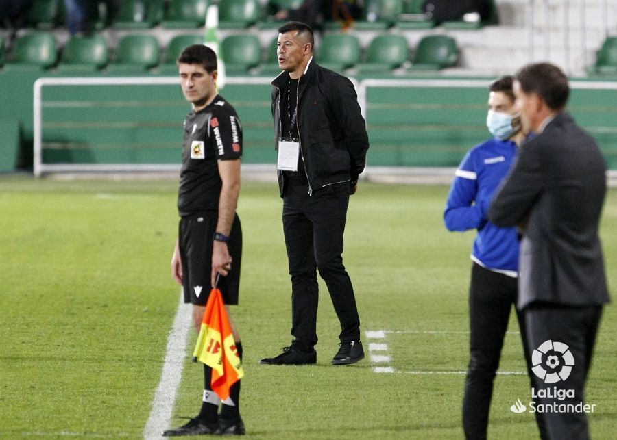  Jorge Almirón ante el Valencia aquel día