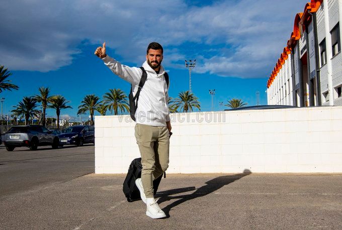  José Gayà, en su llegada a València.