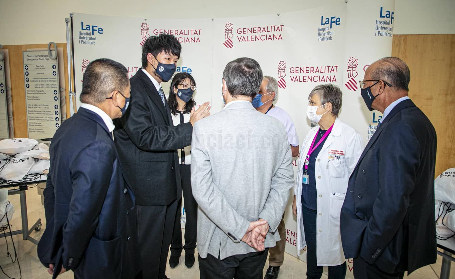  Kiat Lim y el Valencia CF, en La Fe.