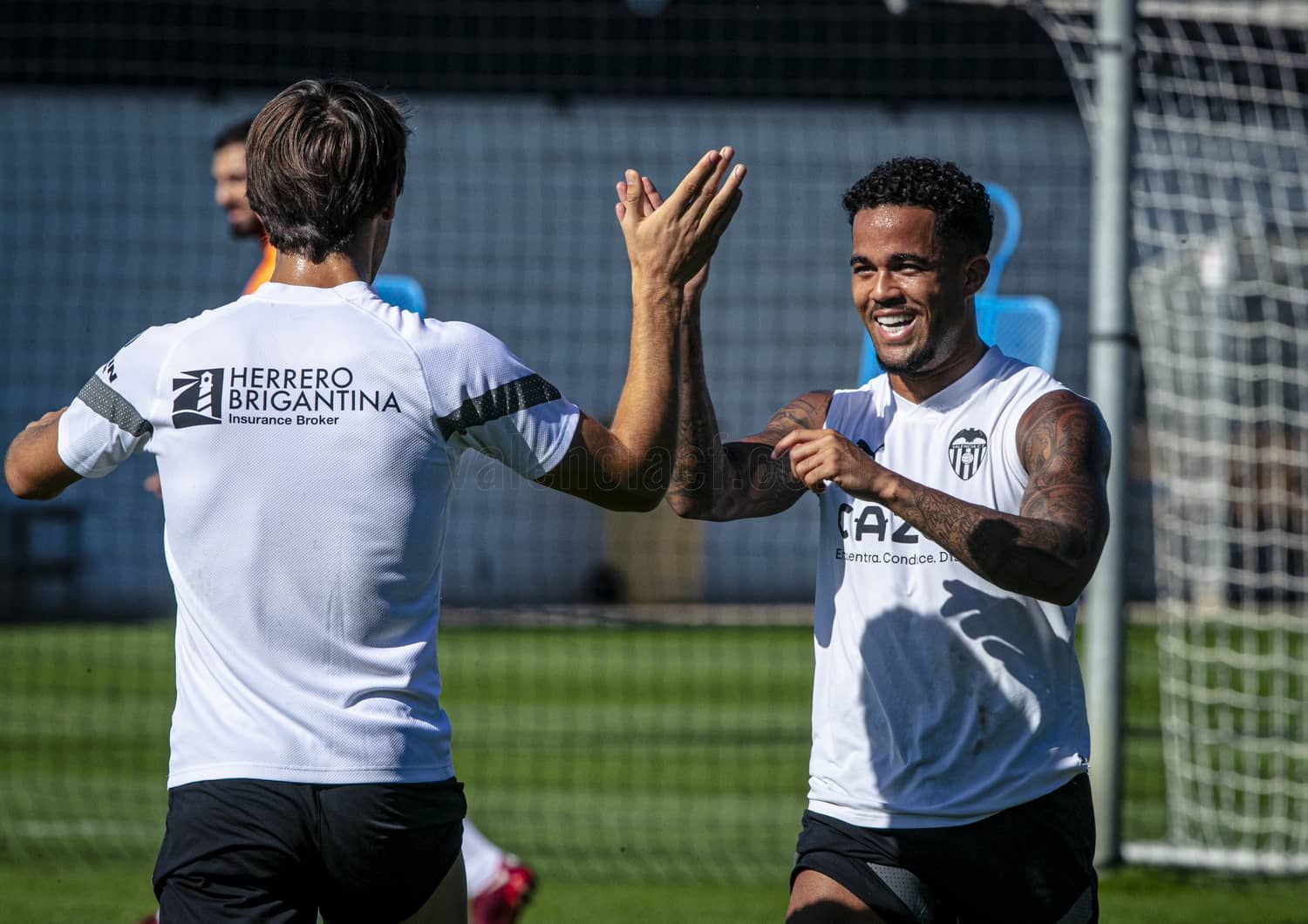  Kluivert apunta al once titular