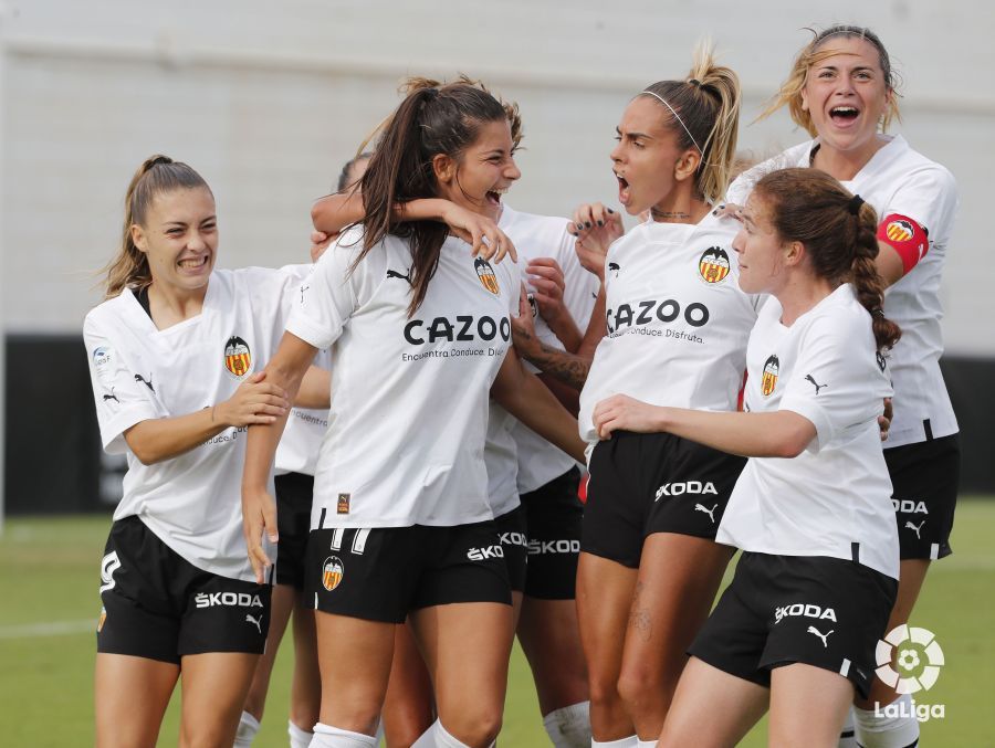 La unión hace la fuerza: primera victoria del VCF Femenino ante el Sevilla FC (2-0)