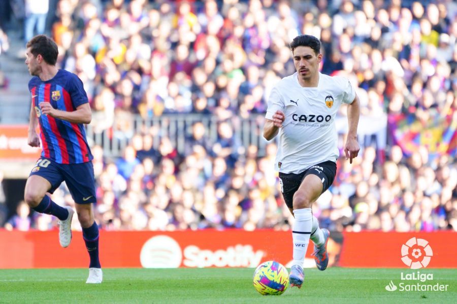  André Almeida en el Barcelona-Valencia en el Camp Nou.