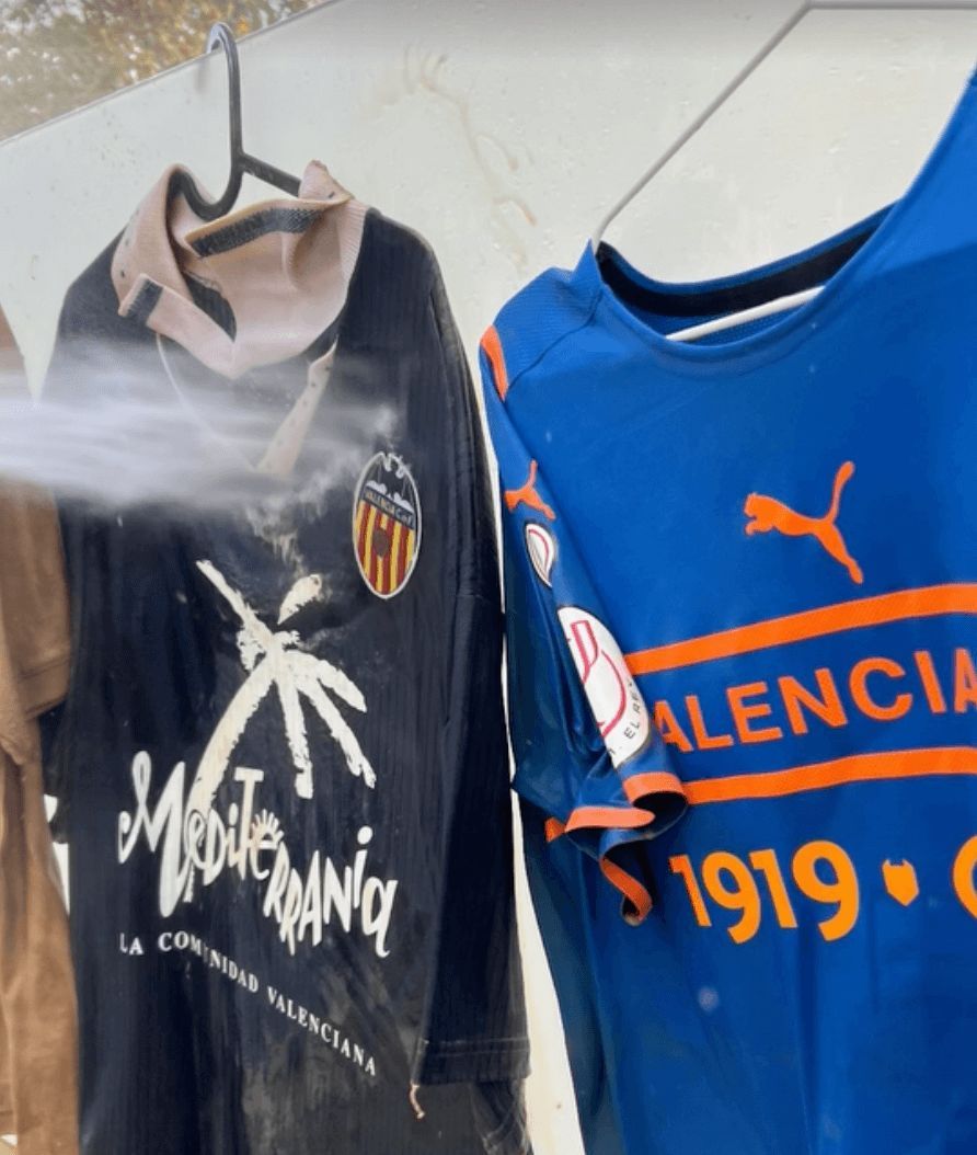  Las camisetas del Valencia CF recuperadas por Rubo Iranzo.