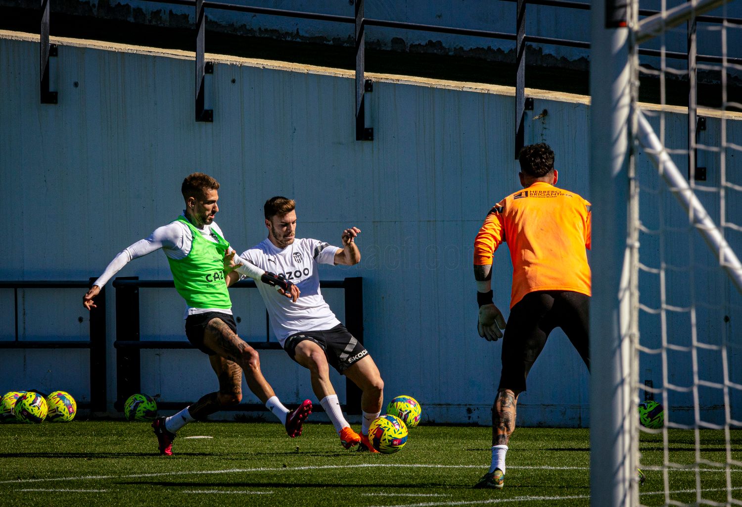 Lato se entrenó como uno más a las órdenes de Baraja