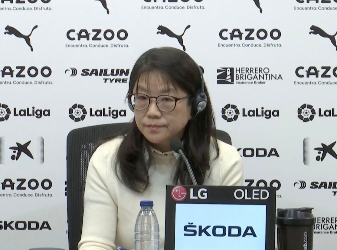 Layhoon, presidenta del Valencia en rueda de prensa