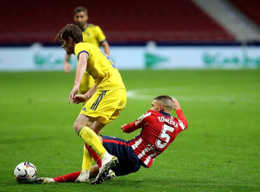  Lucas Torreira estuvo en el Atlético de Madrid en la temporada 2020-2021.