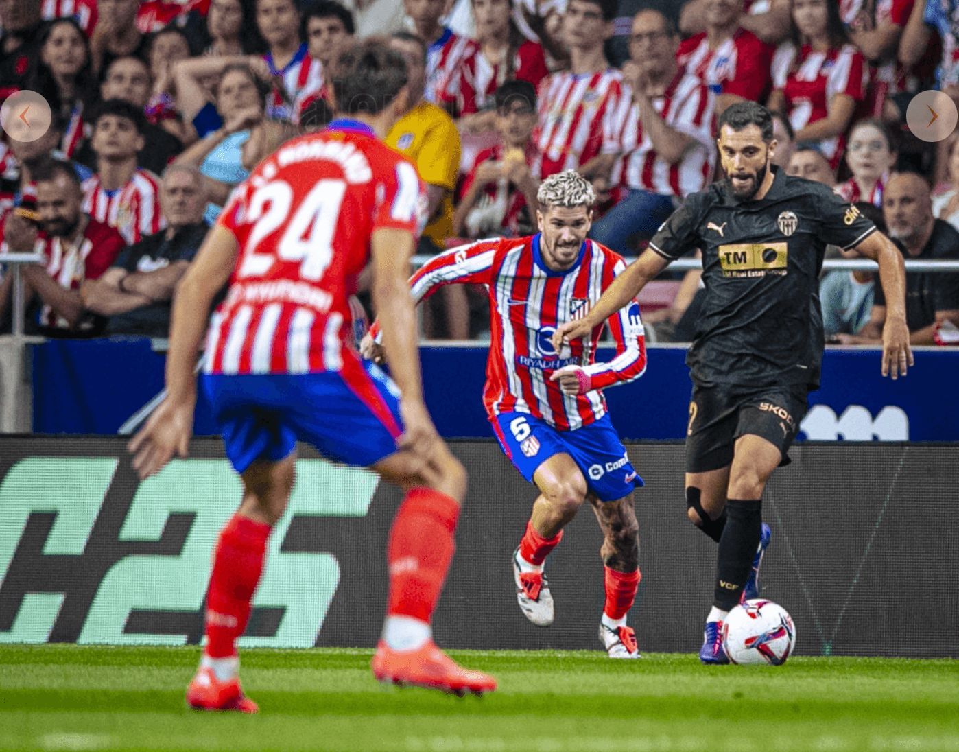  Luis Rioja en el Atlético-Valencia CF