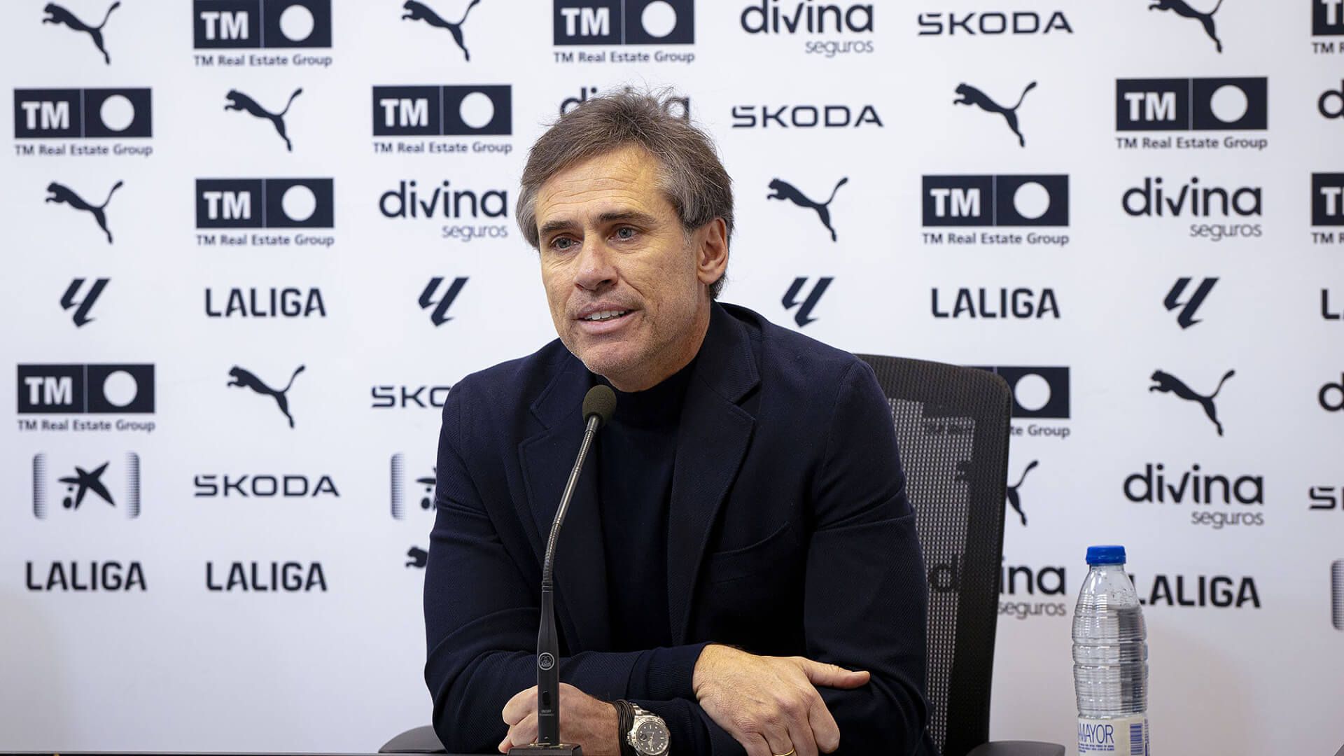  Miguei Ángel Corona, en rueda de prensa.