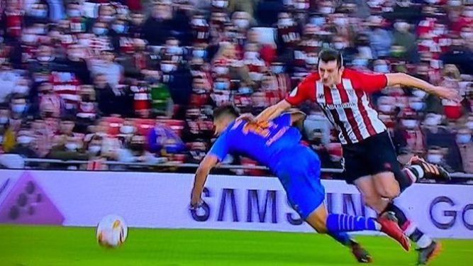  Munuera Montero no apreció penalti de Hugo Duro sobre Dani Vivian