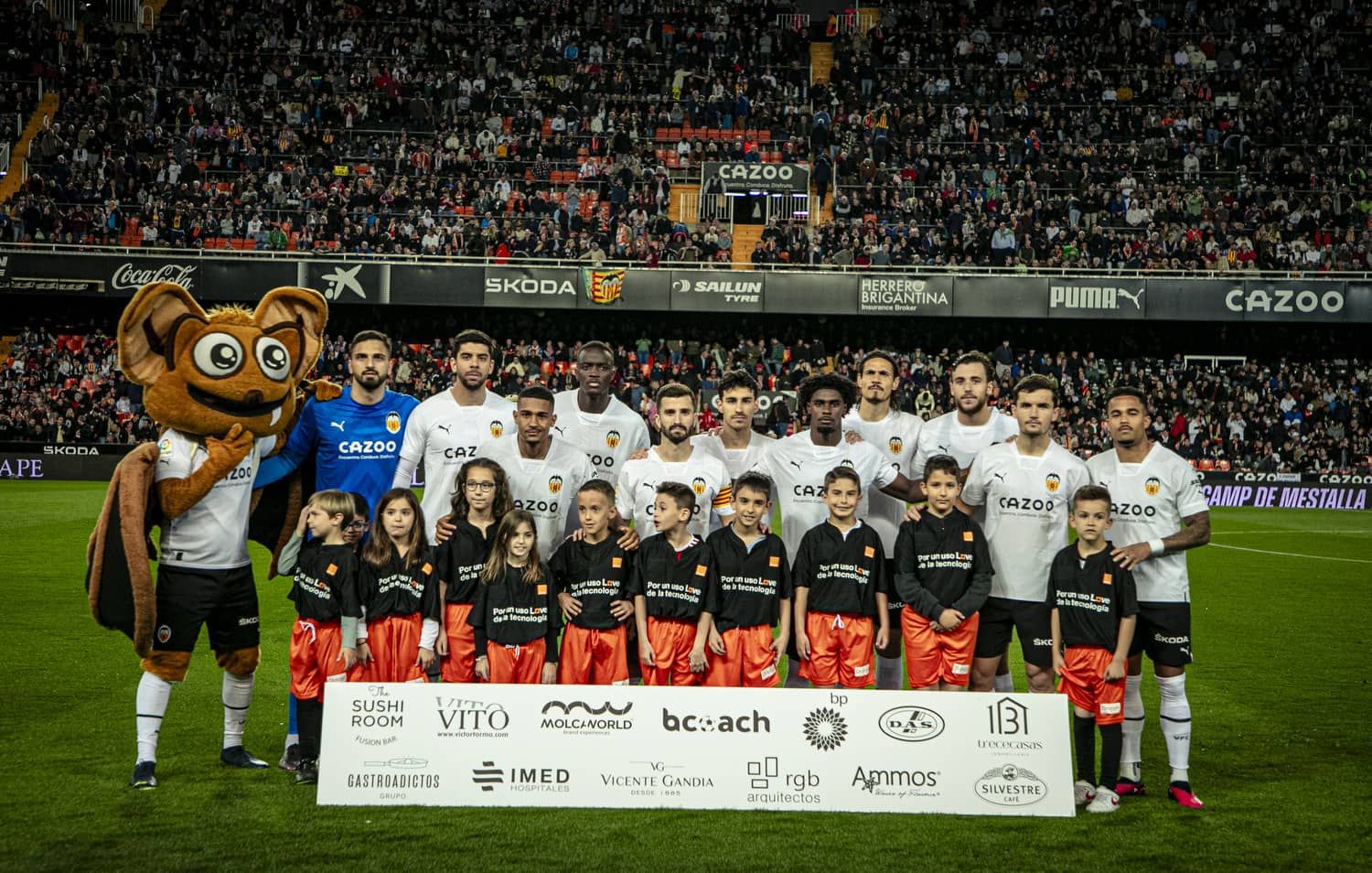 Once titular del Valencia CF ante el Rayo
