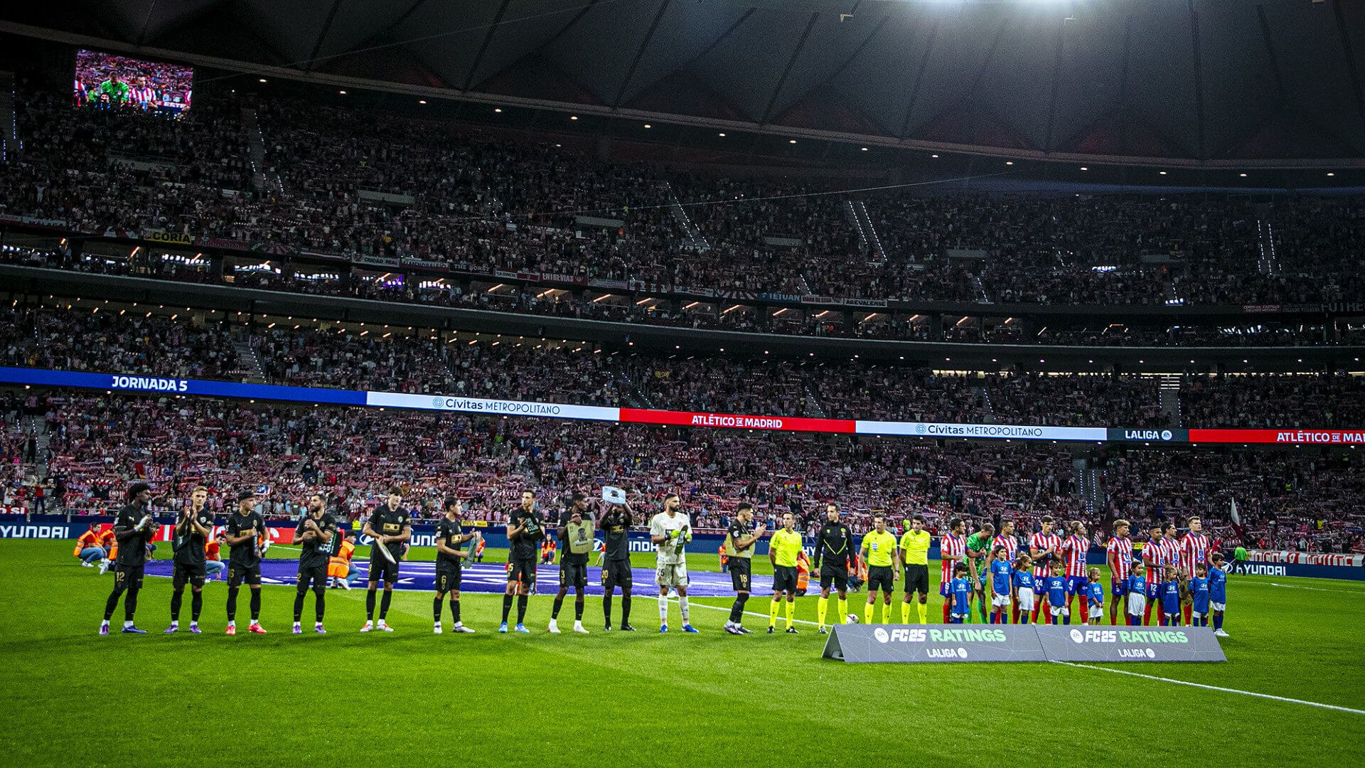  Once titular del Valencia CF en el Metropolitano el año pasado