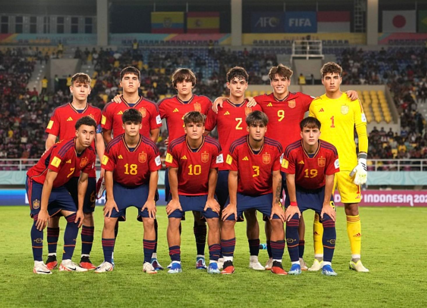  Pablo López (7) y Raúl Jiménez (1)