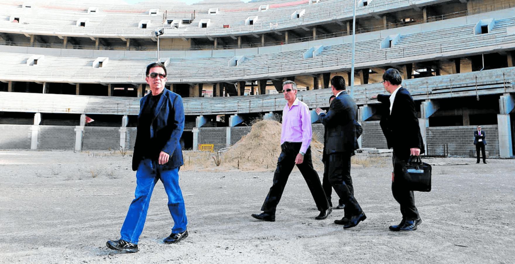 Peter Lim visita el Nou Mestalla en 2014, ahora Kiat Lim ha ido 11 años más tarde como presidente