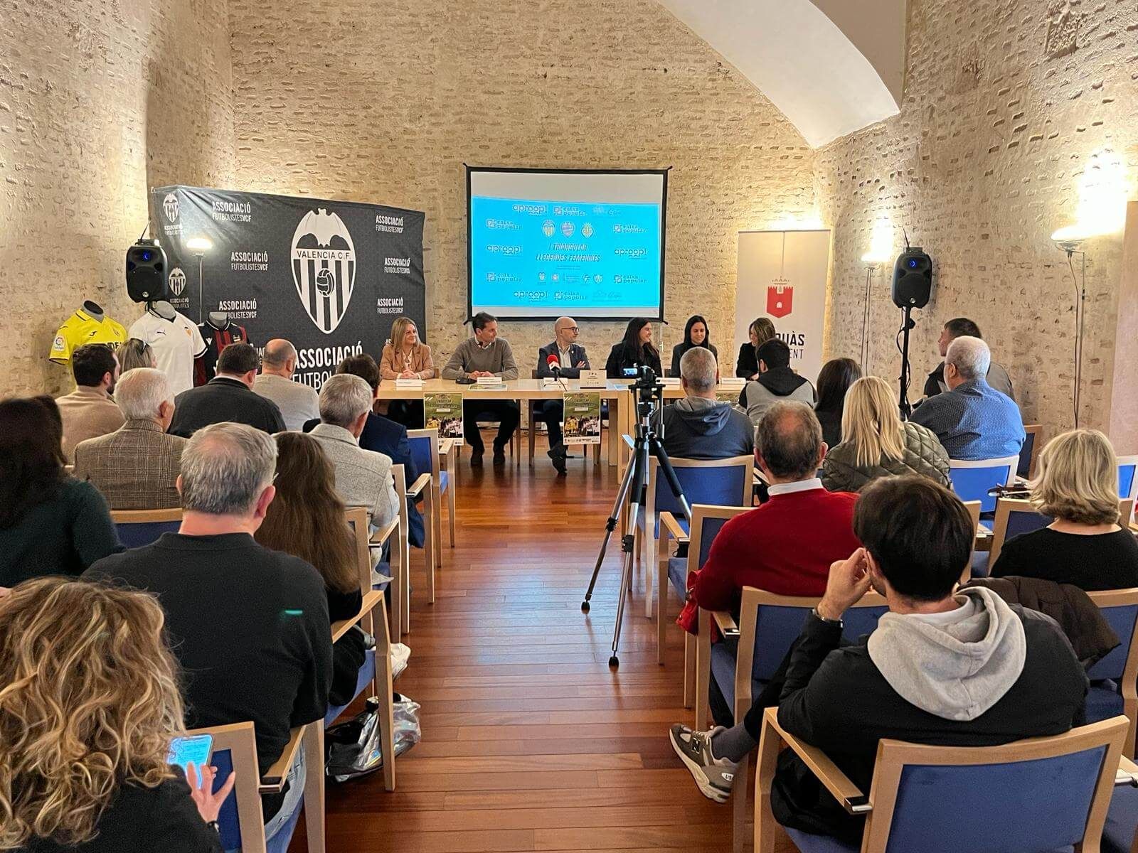 Primer triangular de Leyendas Femeninas en España