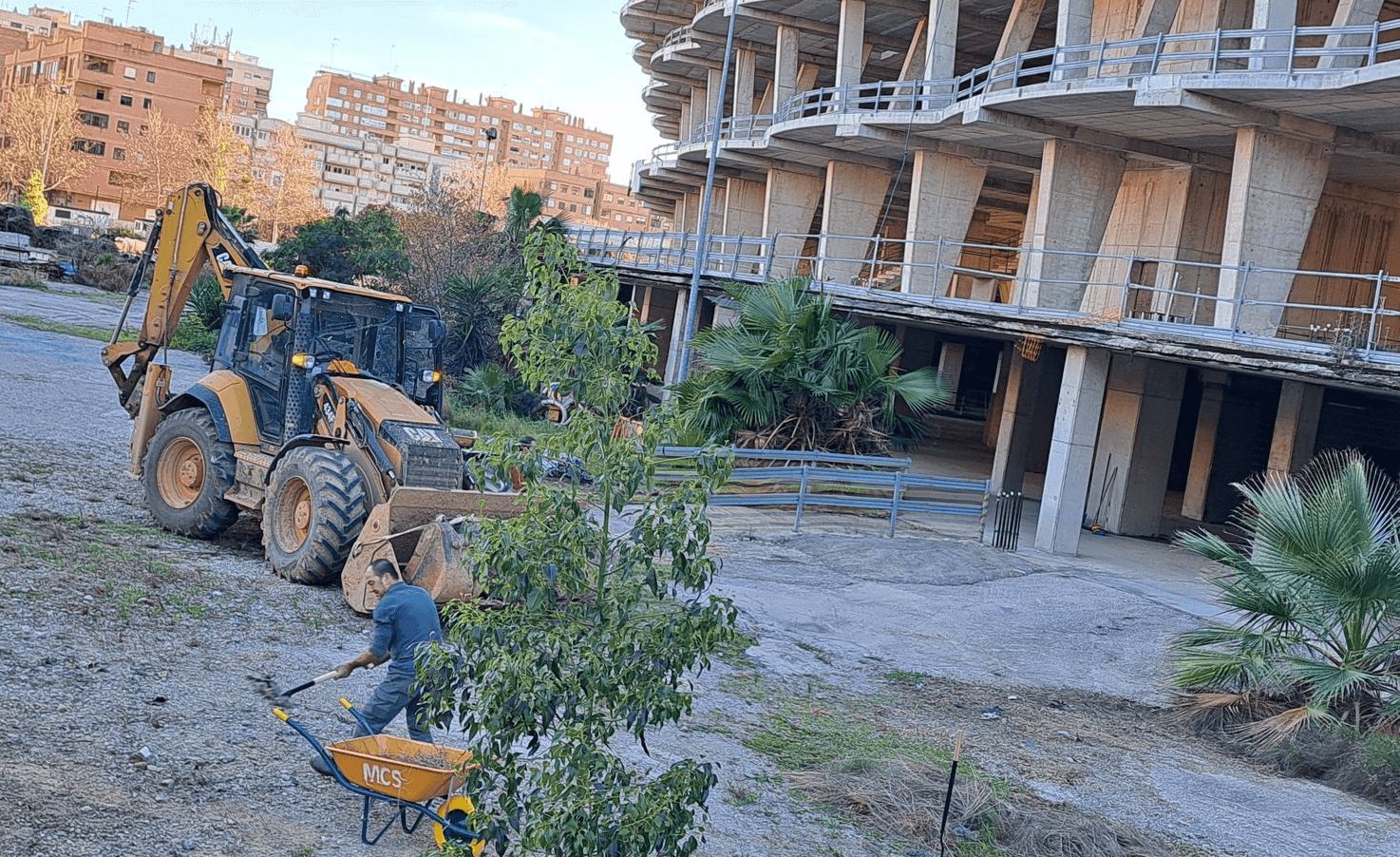 Primera excavadora en el Nou Mestalla