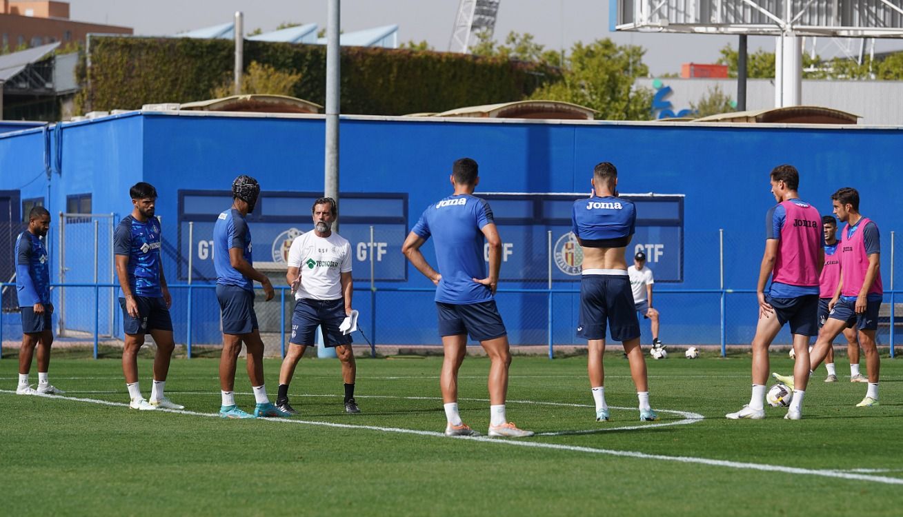  Quique Sánchez-Flores podría hacer debutar a Alderete..