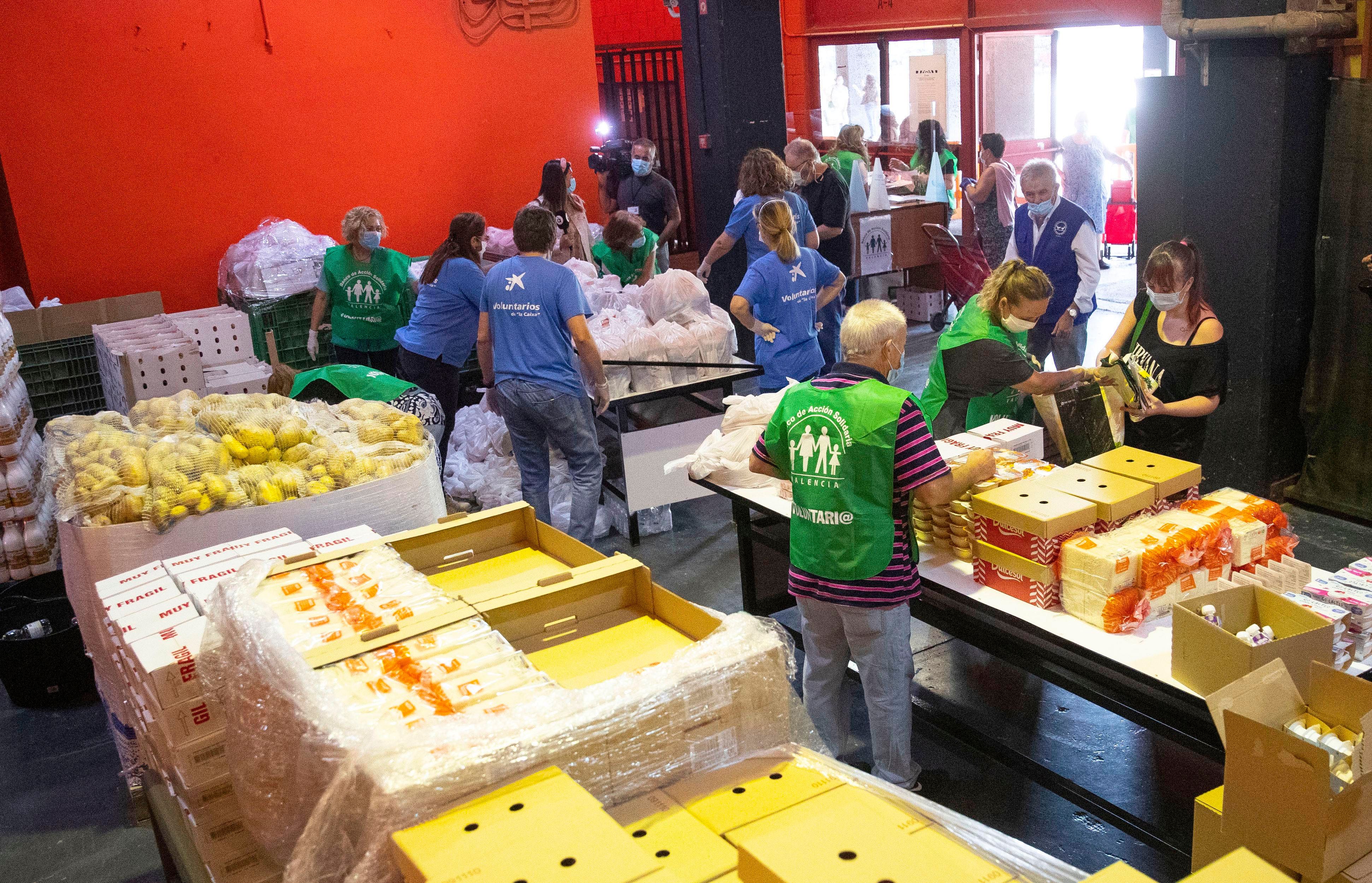  Reparto de alimentos en Mestalla al que se refiere Layhoon Chan
