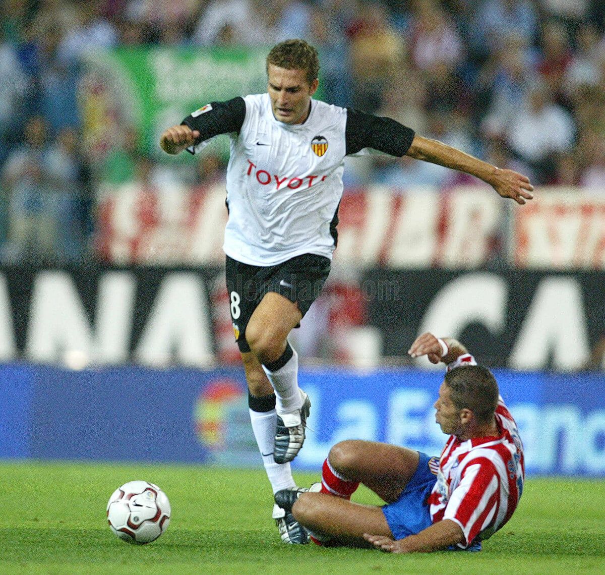  Rubén Baraja, ante el Atlético de Madrid.