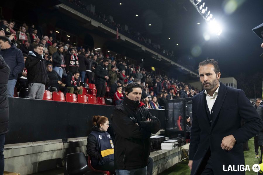  Rubén Baraja, ante el Rayo Vallecano.
