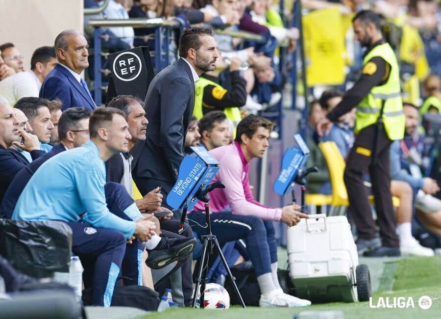  Rubén Baraja, ante el Villarreal CF.