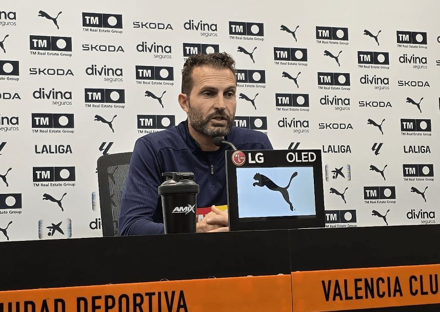  Rubén Baraja, en rueda de prensa.