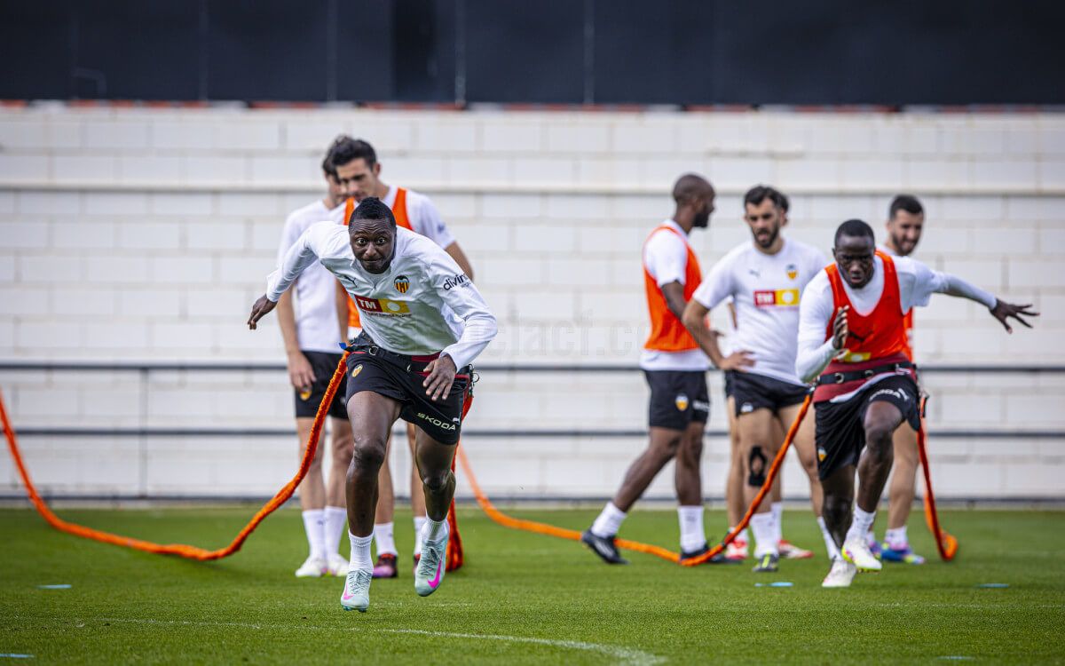  Sadiq y Diakhaby apuntan al once titular como Enzo Barrenechea