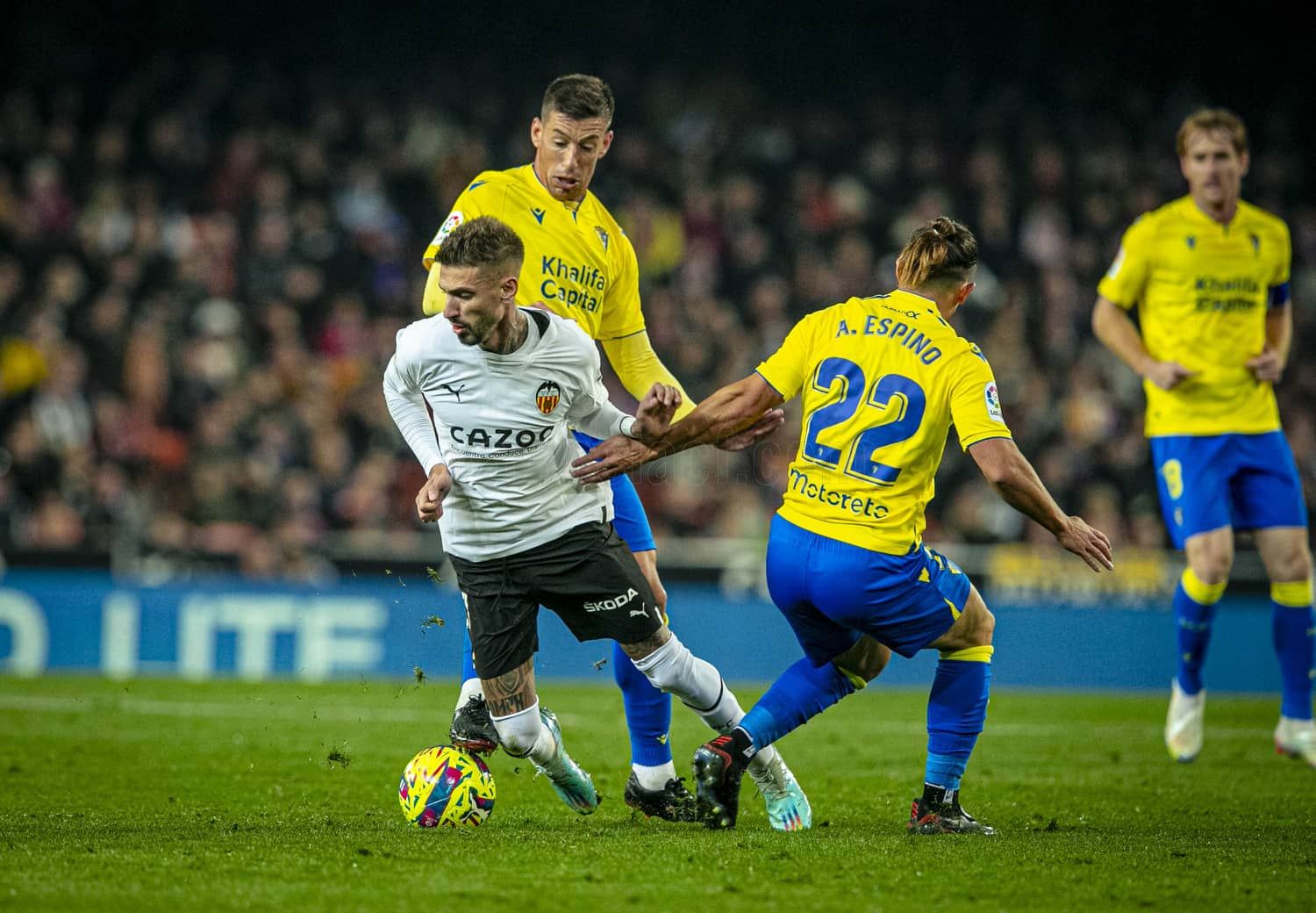 Samu Castillejo tiene rota la muñeca a cinco días de la Supercopa