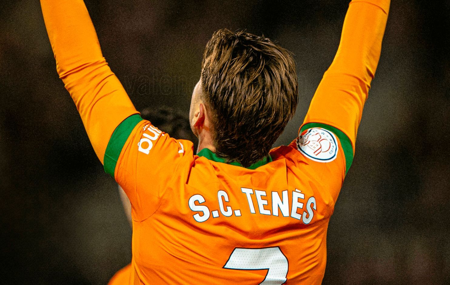  Sergi Canós Tenés celebra un gol
