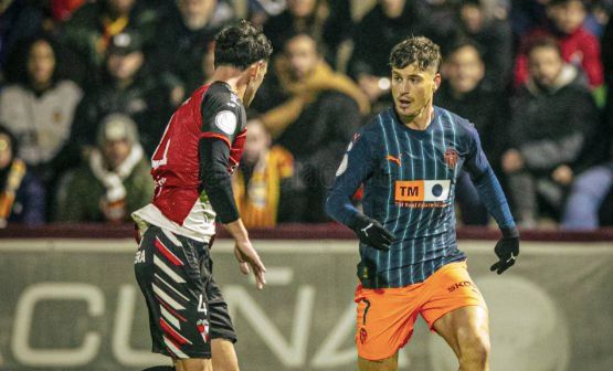  Sergi Canós, ante el Arosa SC.