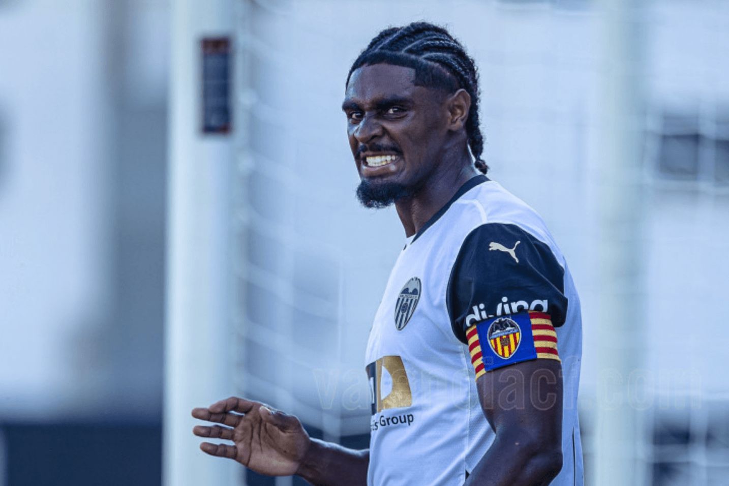  Thierry ante el Alavés. Baraja y sabe que las salidas son claves en su Valencia