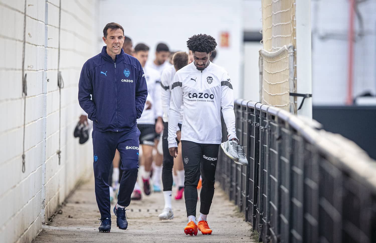  Thierry, como Lino, ya es uno más. Habla con Marchena