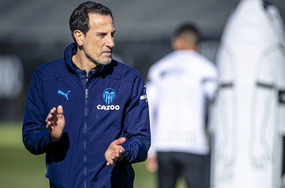 Voro empieza su octava etapa tutelado y con dos bajas.