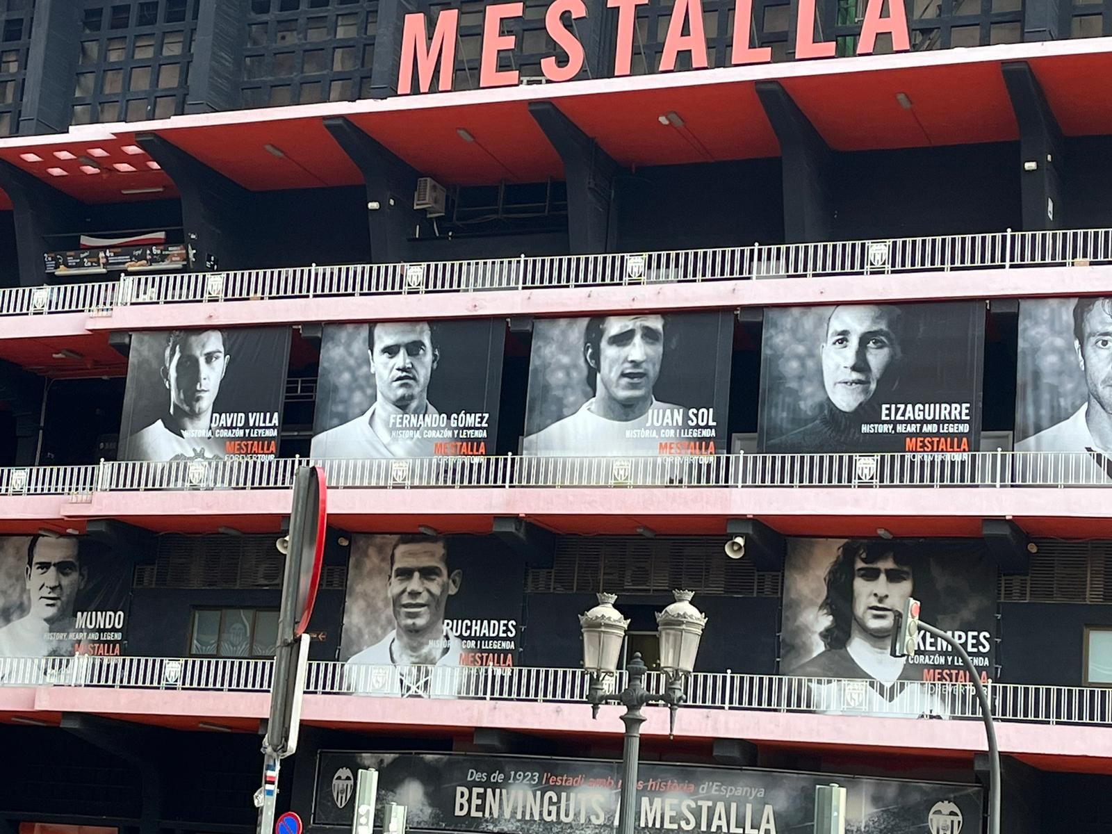  El Valencia CF reubica la lona de David Villa