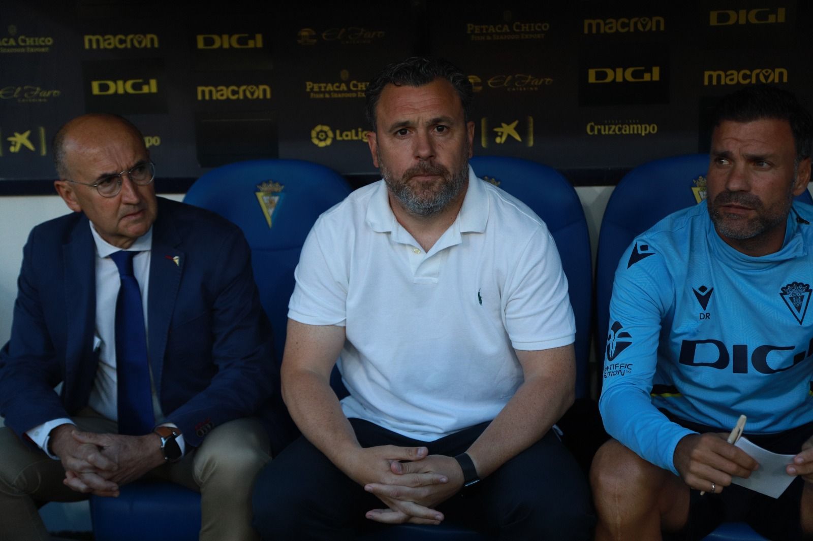  Sergio González en el banquillo del Nuevo Mirandilla espera al Valencia más cansado.