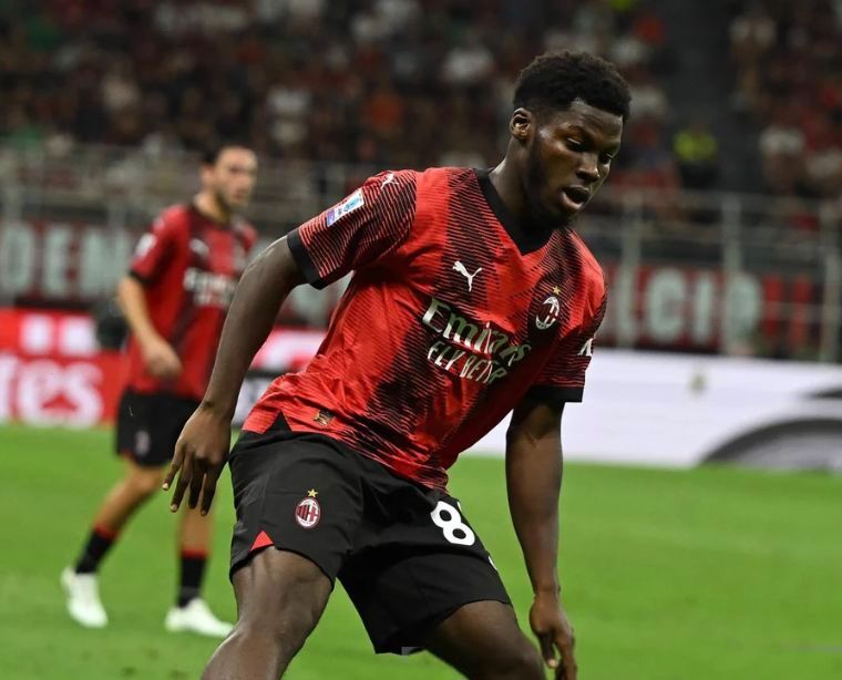  Yunus Musah, en un partido con el AC Milan.